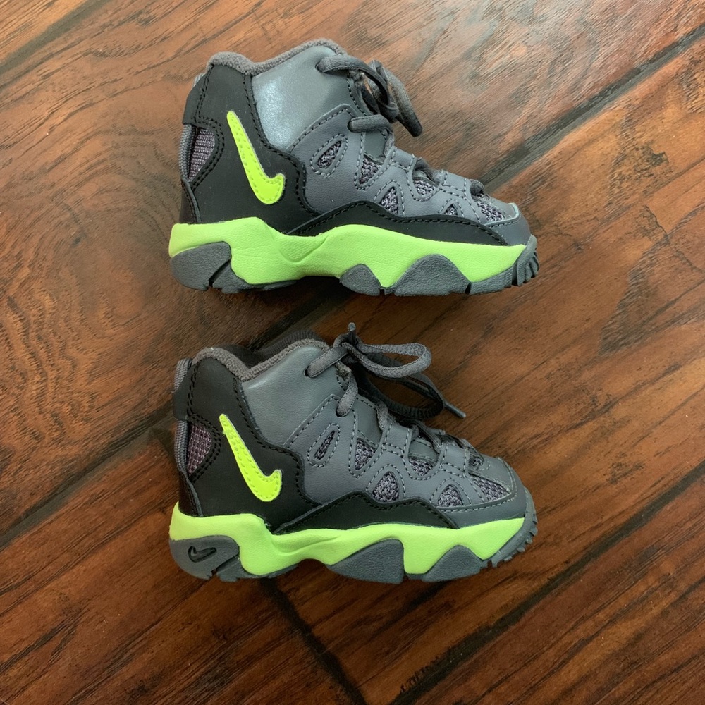 Nike toddler shoes - Picture 3 of 4